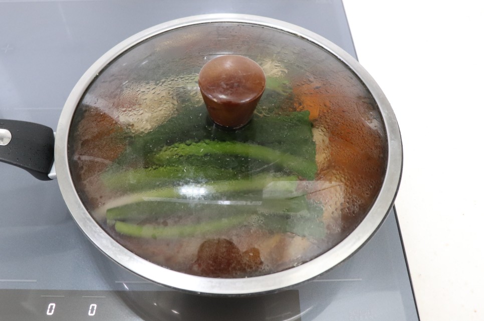 어남선생님 류수영 김치찜 레시피 돼지고기 앞다리접시 묵은김치요리 4