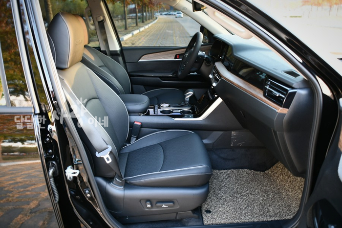 Majave the Master Platinum 7인승 실내가 압도적입니다. 9