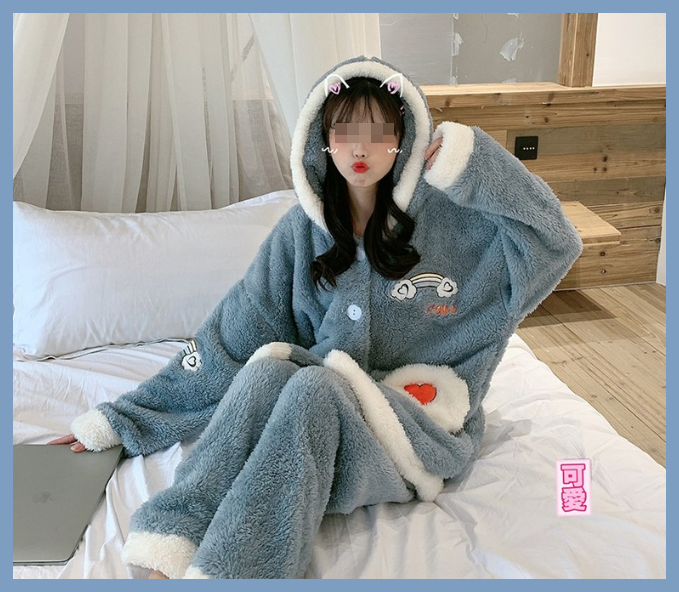  잘때도 이쁘게..집안에서도 이쁘게 입고 지내요.