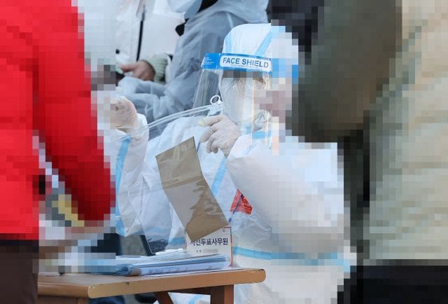  "확진자 투표방식은 위법" 변협...교수 6천명 들고 있어났다