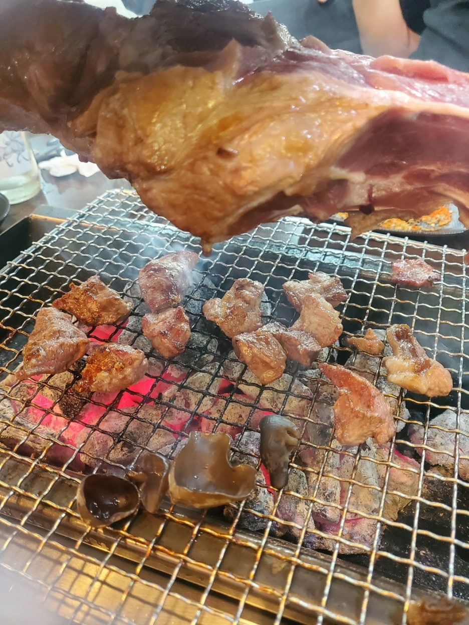 원시다자숯불양다리구이 이미지
