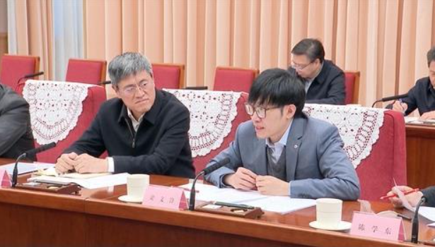 량원펑 딥시크 창업자(앞줄 오른쪽).