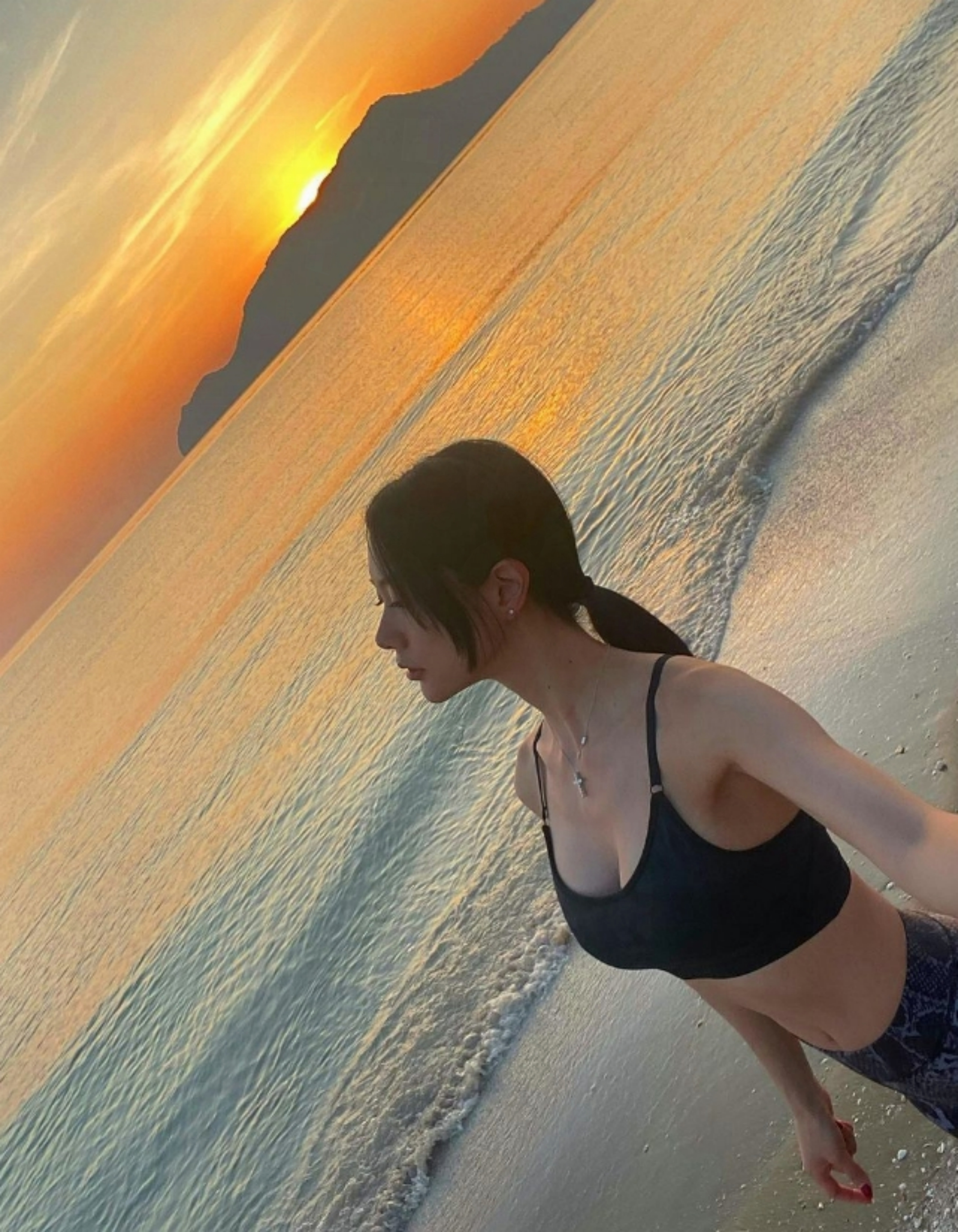  클라라 레깅스 요가복입고 일출보며 아침부터 화끈한 몸매 자랑
