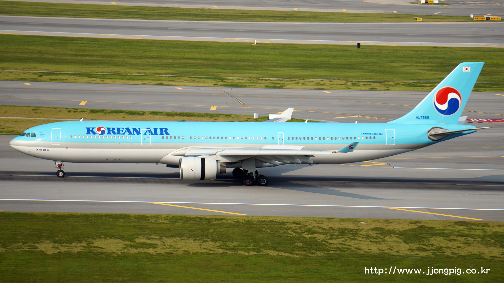 alt=&quot;Korean Air HL7585 Airbus A330-300