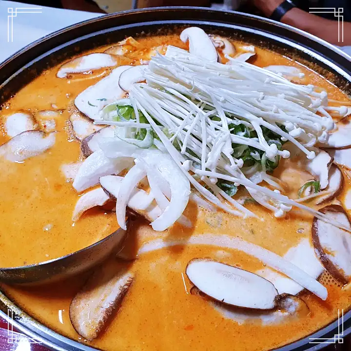 가평 가게 잣순두부전골 잣두부전골 두부 전골 신의 한 수 맛의 결정타 고소함의 극치 맛집 추천