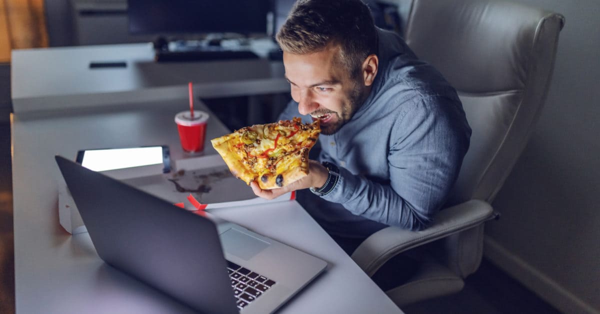  저녁시간 너무 많은 빛 신진대사 방해 Getting Too Much of This at Night Could Be Affecting Your Metabolism, Study Shows