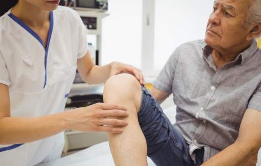 무릎통증 원인 치료방법 좋은 운동 찜질방법 검사 바로가기