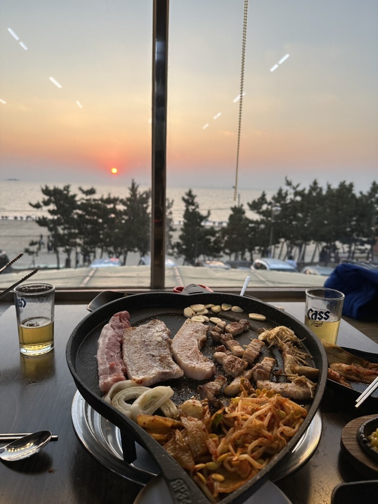 돈돼지삼겹살 이미지