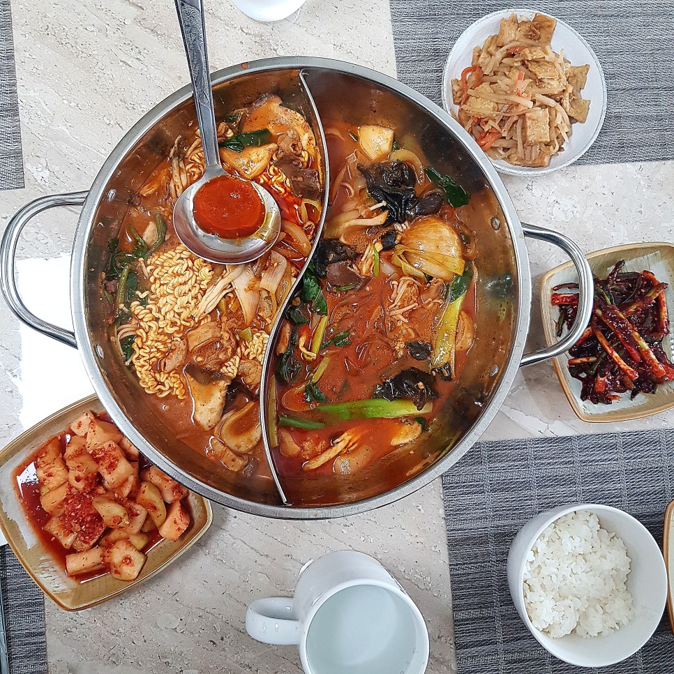  [푸드리뷰] <문현전통한우곱창전골> 간편한 곱창전골 밀키트! 얼큰한 국물을 간편하게