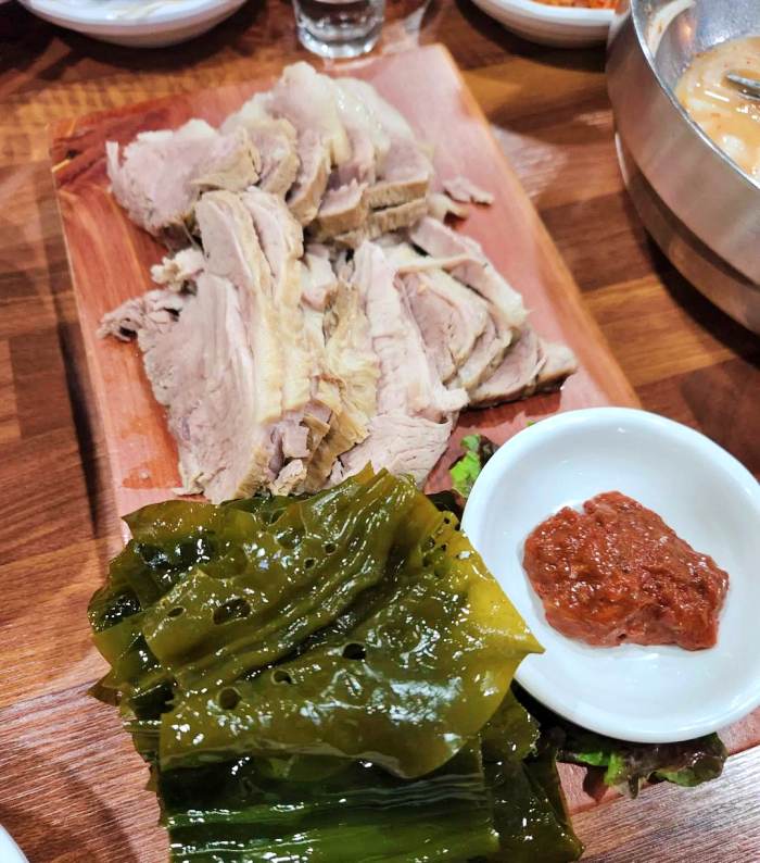 식객 허영만 백반기행 강남 가로수길 신사 제주식 수육 돔베고기 맛집