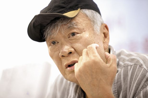  내 소설에서 ‘헛된 희망’을 기대하지 마라16년 만의 단편집 ‘저만치 혼자서’ 소설가 김훈 인터뷰 재작년 장편 ‘달 너머로 달리는 말’ 이후 2년 만의 신간이자, ‘강산무진’ 이후 16년 ..