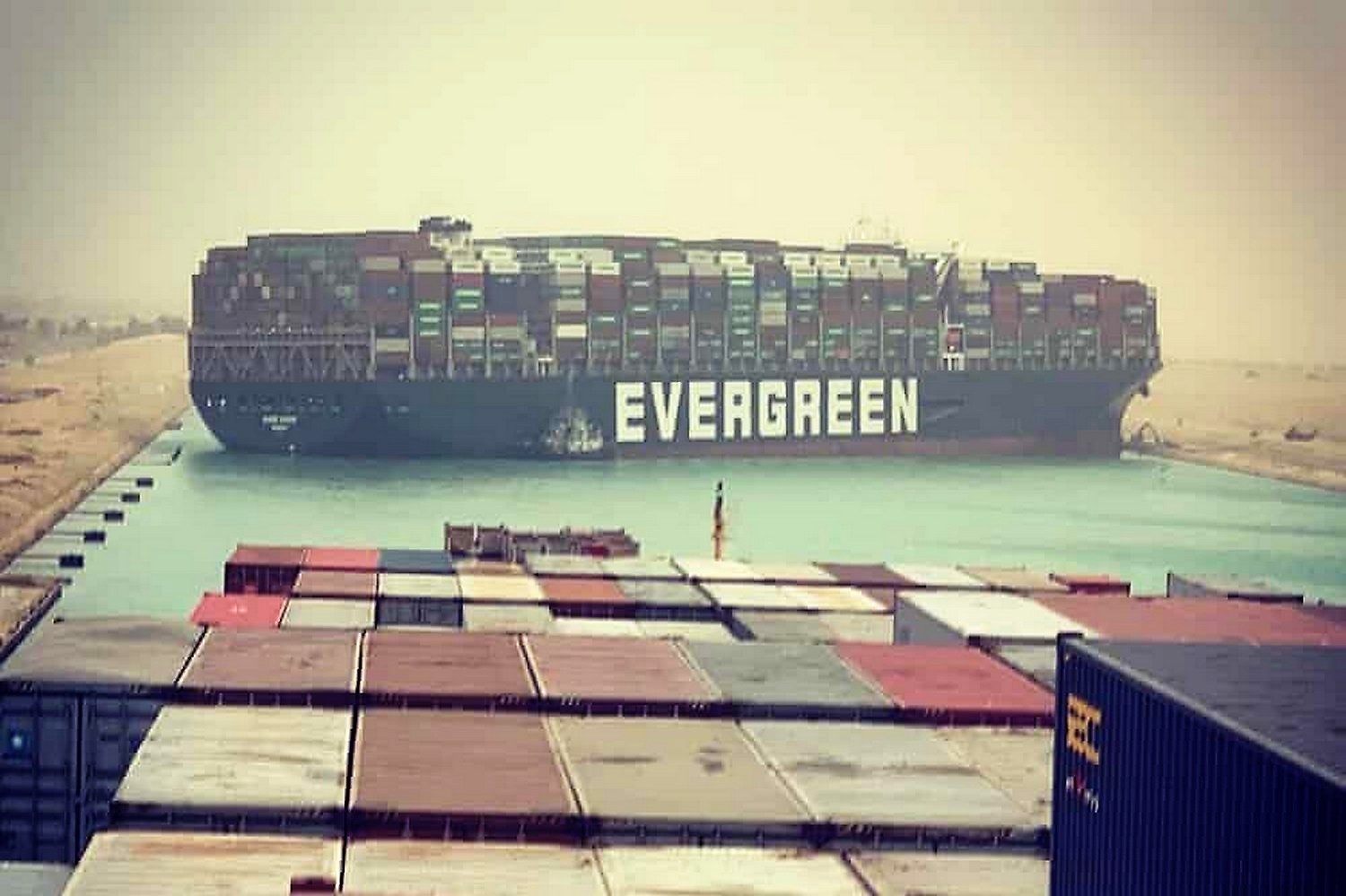 최악의 사태 불러온 수에즈 운하 선박 사고...길목 막아 VIDEO:Suez Canal container ship accident is a worst-  case scenario for global trade