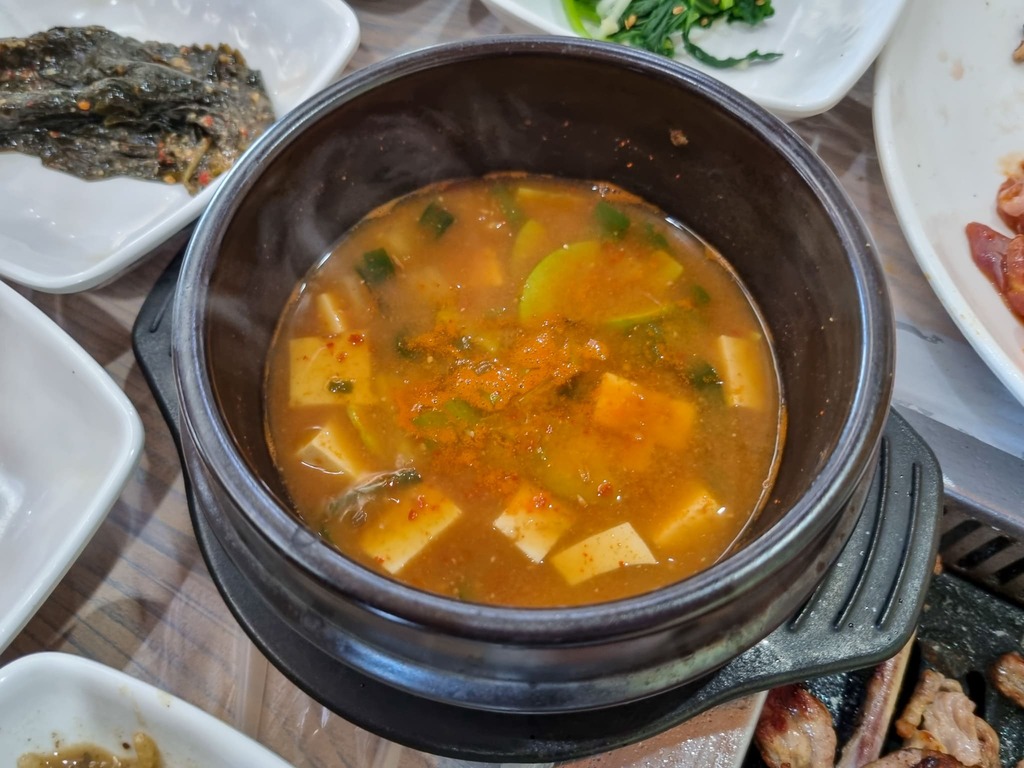 가마솥 밥과 함께 나오는 된장찌개