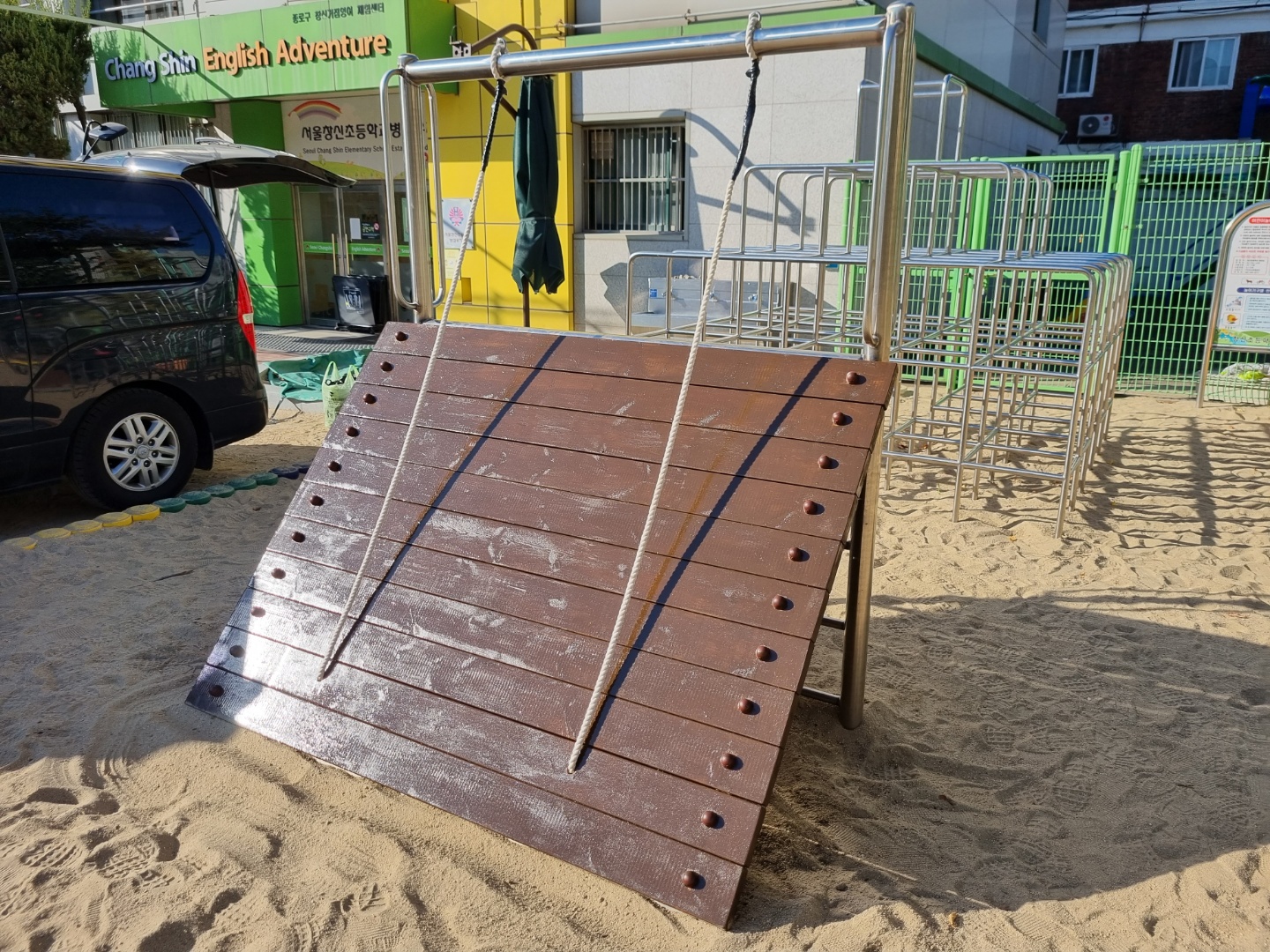  [날개스포츠] 서울창신초교 장벽넘기틀 보수, 장벽넘기틀 목재 교체 작업