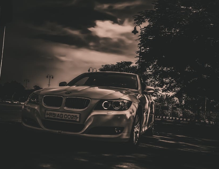  BMW 세단이 럭셔리와 성능의 전형인 이유