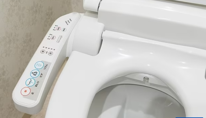 화장실 뒷처리...잘못하면 세균 감염으로 죽을 수도 Thousands are at risk of nasty infections because of the way they use toilet paper...