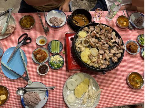 치앙다오 사랑해리조트에서 먹은 삼겹살 저녁