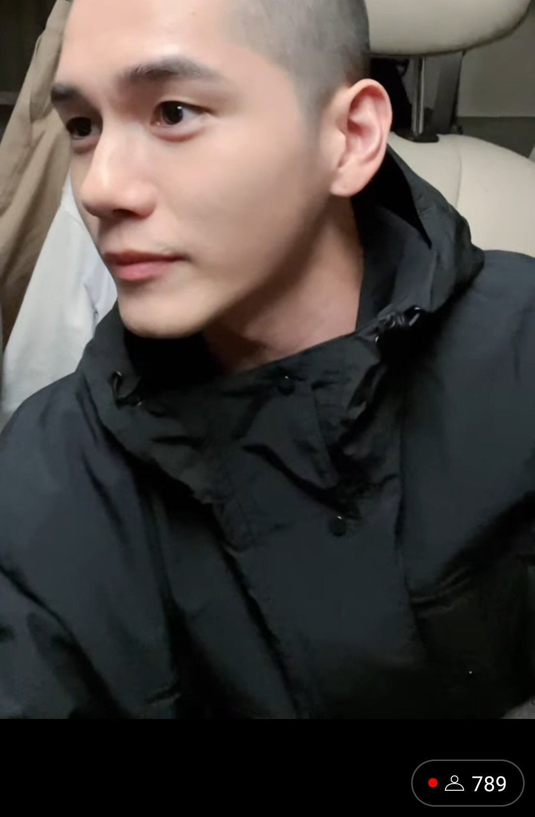  옹성우 군입대 발표...머리밀고 직접 라이브킴