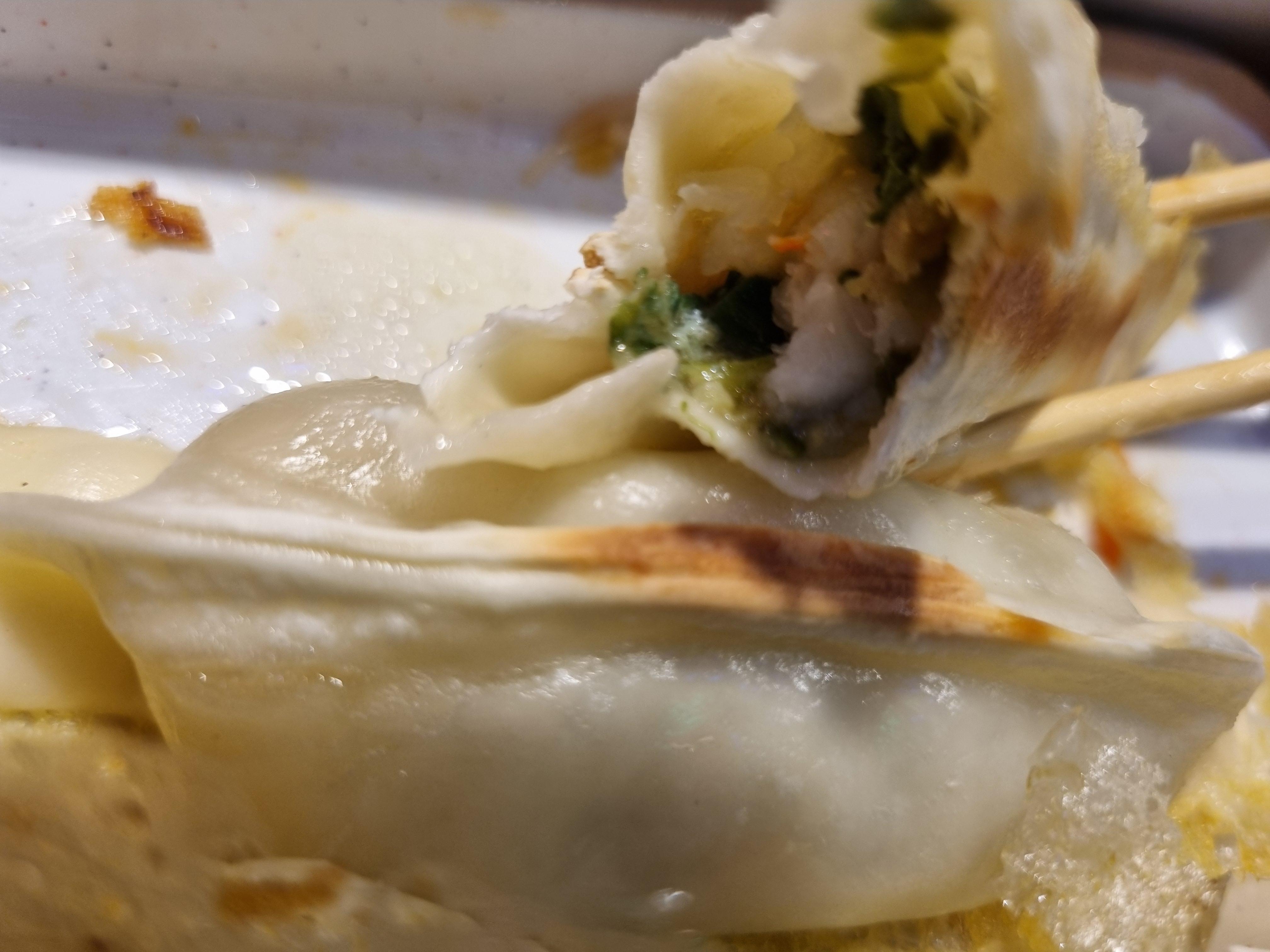 한국인이 칭다오 로컬 음식점가서 주문하면 평타는 치는 음식 - 중국식 군만두(锅贴, Guōtiē)