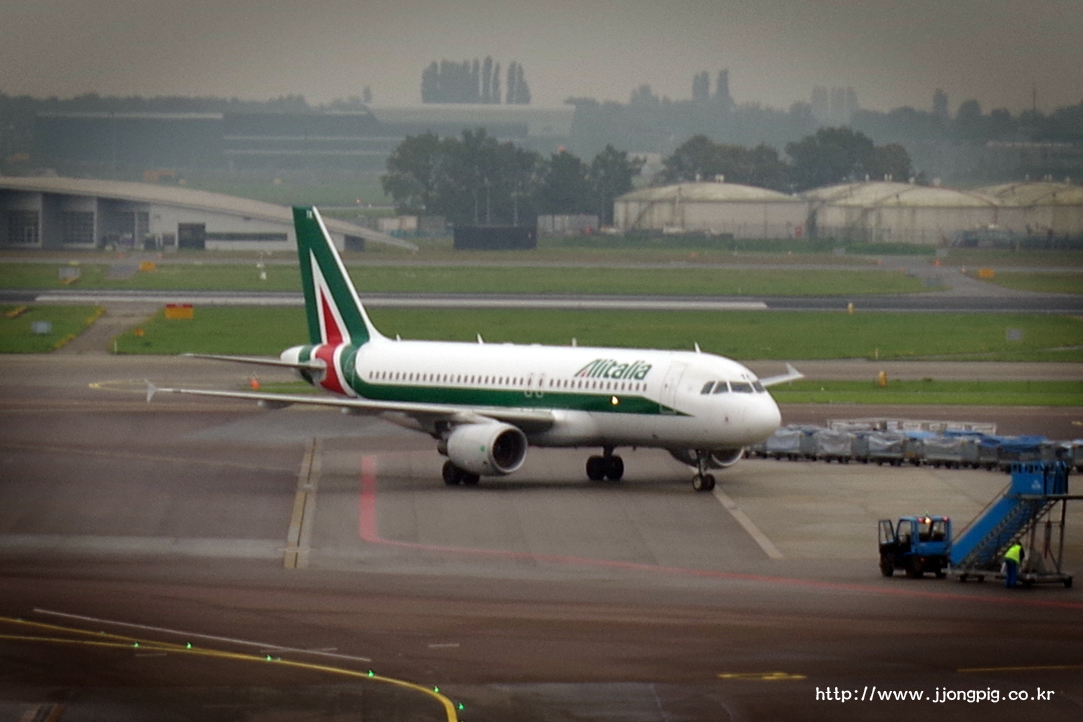 알이탈리아 Alitalia AZ AZA EI-IXV A321-100 Airbus A321-100 A321 스히폴(스키폴) Amsterdam - Schiphol 암스텔담(암스테르담) Amsterdam AMS EHAM