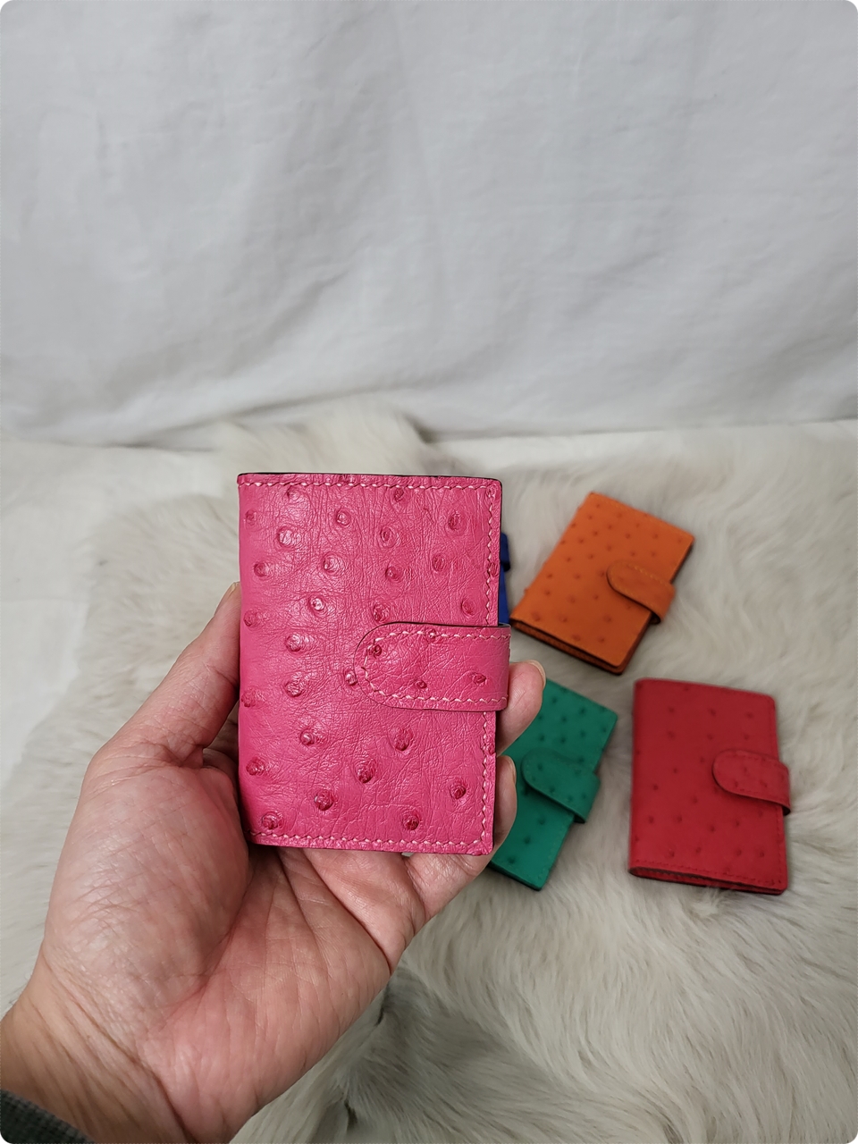 핑크색 카드 지갑