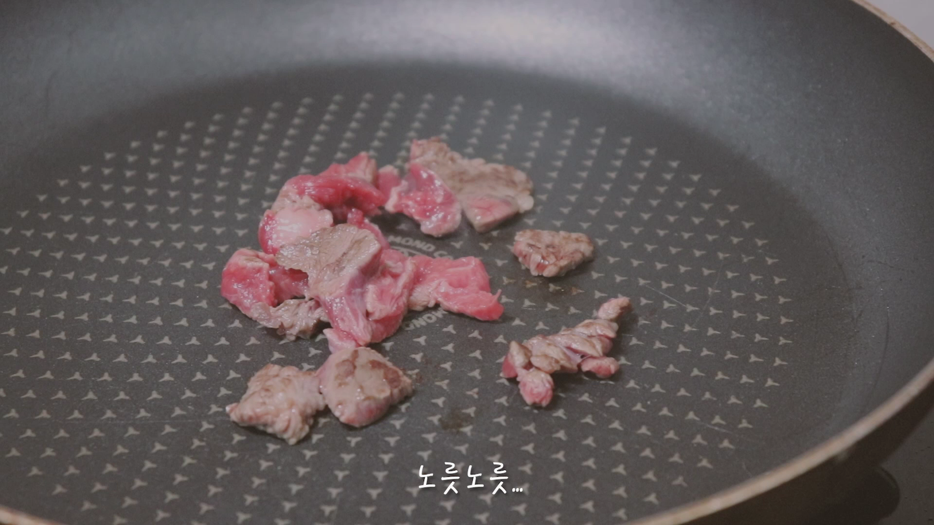  고양이 자연식 #2  - 소고기 먹방(소고기 구이, 생소고기), 고양이 간식