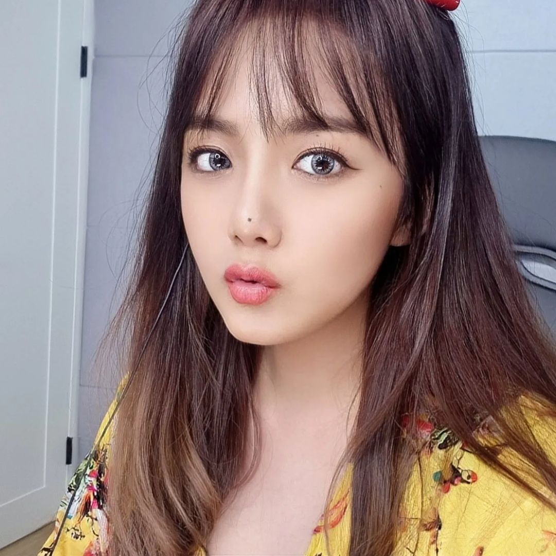 강은비는 아프리카TV BJ로 인기를 끌고 있다.