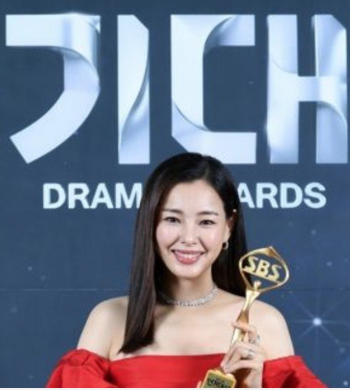  현재 이하뉘...  임신 4개월 깜짝 결혼 발표 한달만에