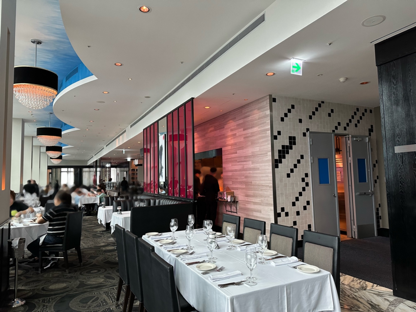 Morton's The Steakhouse_내부2
