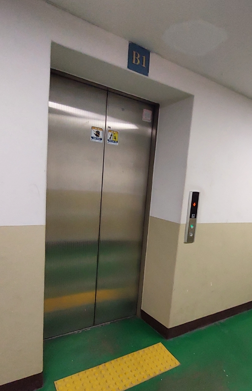 대치현대 엘리베이터 지하주차장 사진