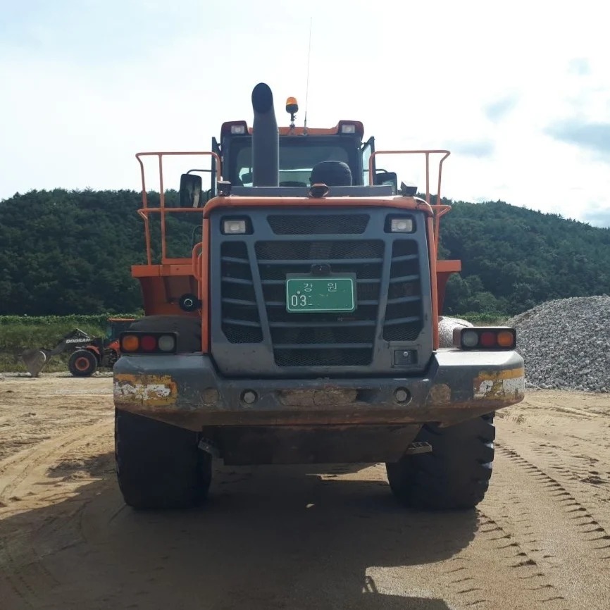  두산 DL400-3 2014년식 9200만원 판매합니다.