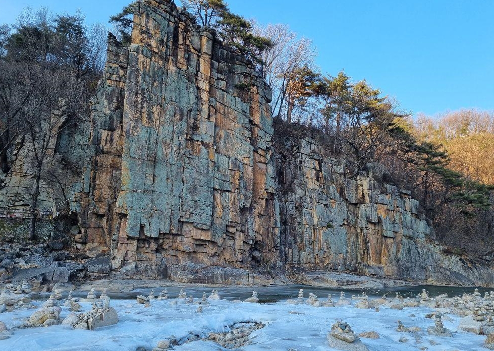 사인암 주차장 이미지