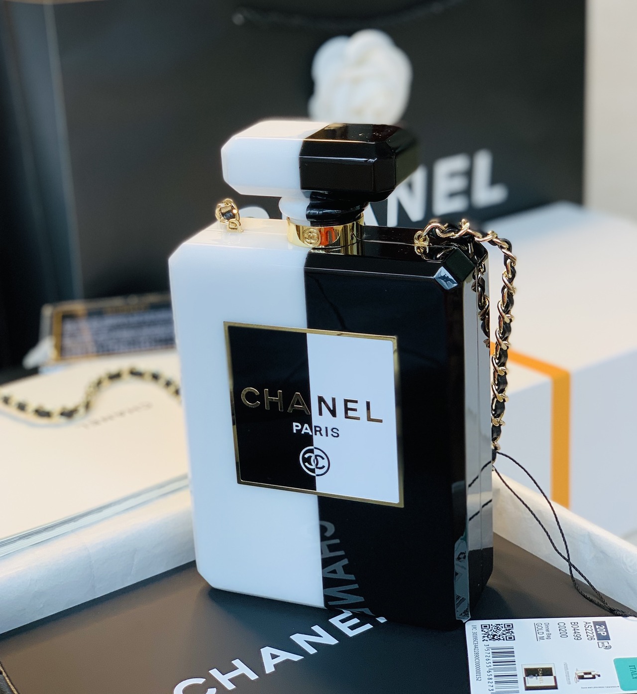  [CHANEL] 샤넬 온더 나이트 오브 더 백 AS2226 B04499 C0200