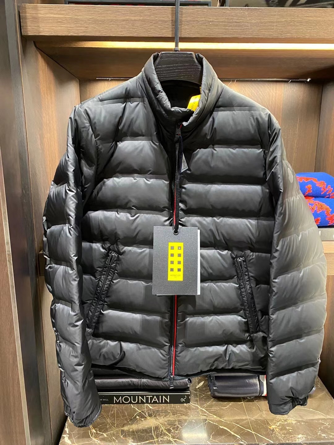  [MONCLER] 몽클레어 Helfferich 1952 쇼트 다운 자켓 (2 COLOR)