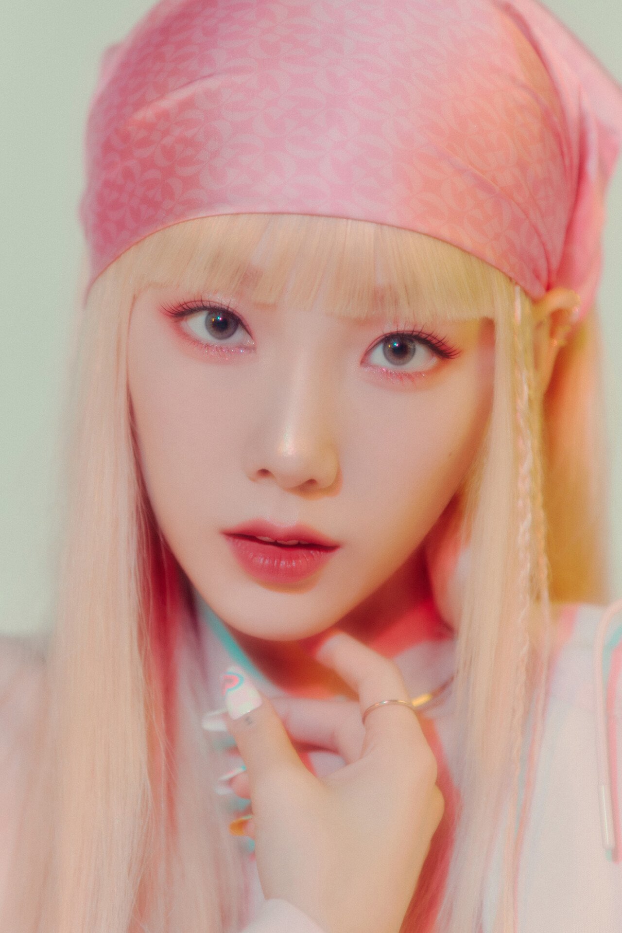  태연 5번째 싱글 'Weekend' 티저 이미지 사진들 모음