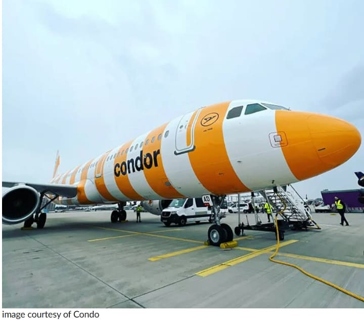 아무도 생각하지 못한 항공기의 대변신 VIDEO: Condor unveils new aircraft livery with beach towel-like striped look