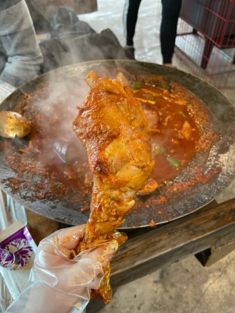 솥뚜껑 닭볶음탕