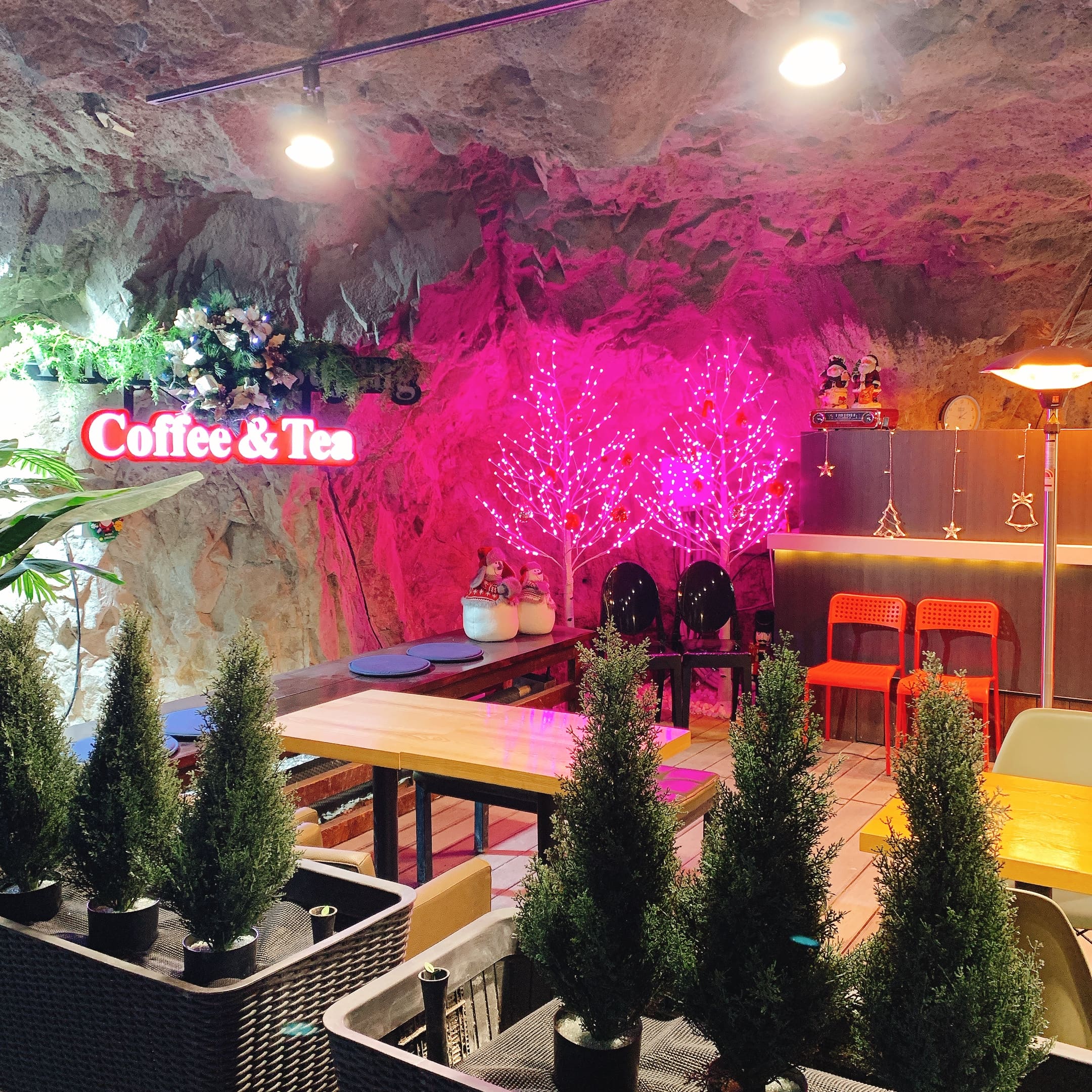 자수정동굴나라 내부 카페