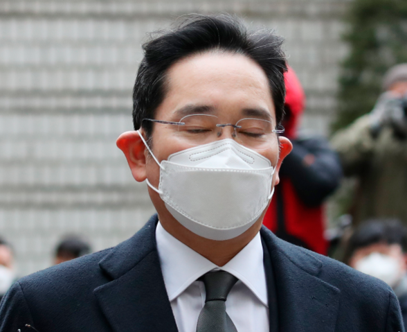  이재용 부회장 법정 구속...삼성전자 주가는 하락세