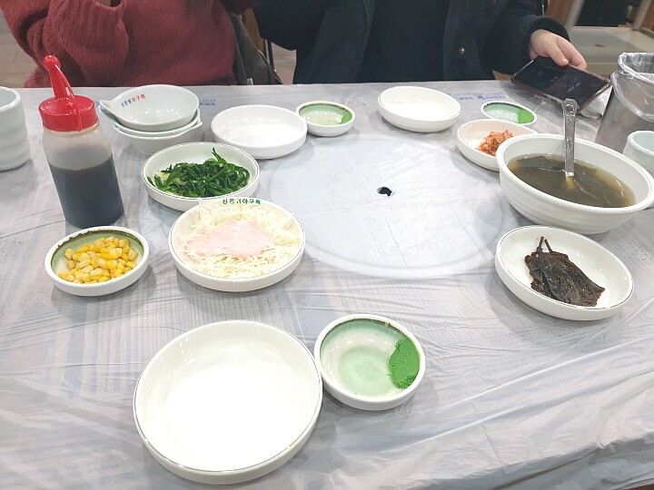 신진성아구찜-기본반찬