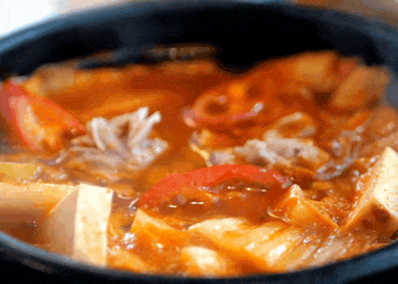  오늘 저녁은 맛나는 김치찌개 만들어보자!