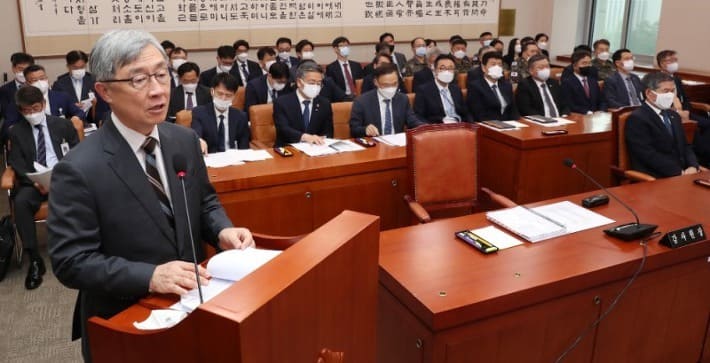  '탈원전 반대' 노조 간부 직위해제 부당 판결..."나라를 이렇게 운영하니 욕을 처먹지"