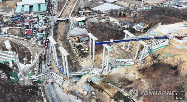 충남 천안시 서북구 입장면 고속도로 공사 현장 교량 붕괴 사고