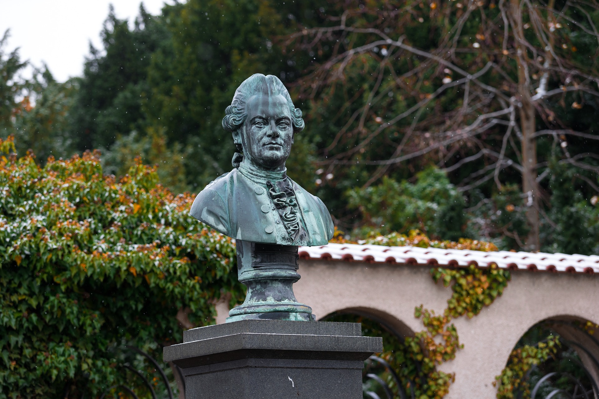 독일 철학자 동상 사진