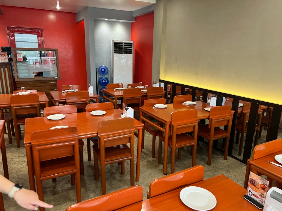 식당-테이블-사진