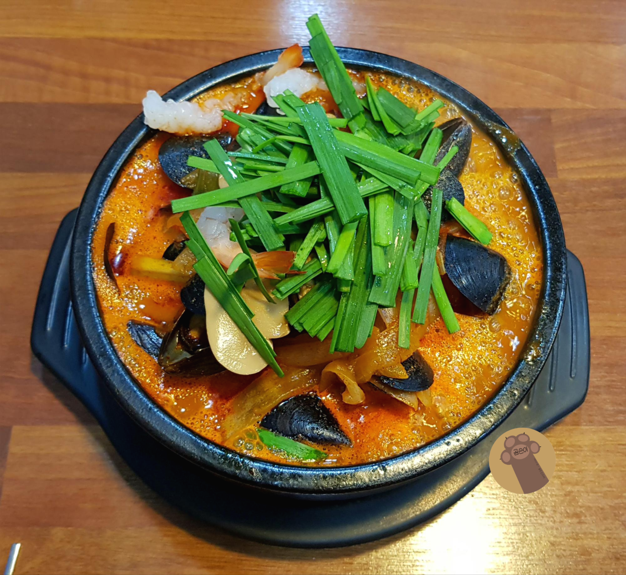  커다란 뚝배기에 얼큰한 짬뽕이 한가득! : 세종시 광(光) 뚝배기 짬뽕