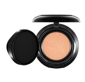  MAC 쿠션 입니다.