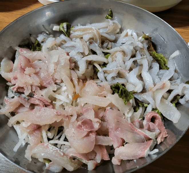 토밥 토요일은 밥이 좋아 제철 회덮밥 경주 맛집