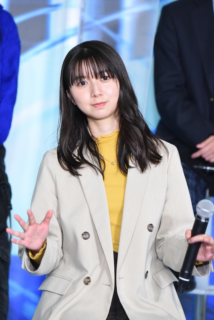 카미시라이시 모카 上白石萌歌 1