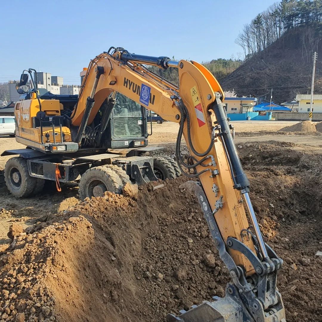  현대 HYUNDAI HW145모델 2020년식 1억원 판매합니다